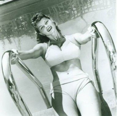 irisg mccalla irisg mccalla Las Más Sexy Super Heroínas en Bikini