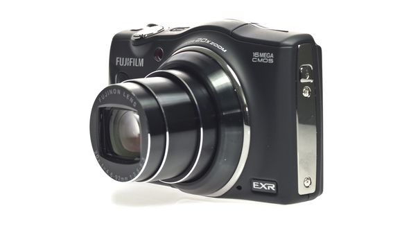 Fujifilm FinePix F770 EXR, vista diagonal
