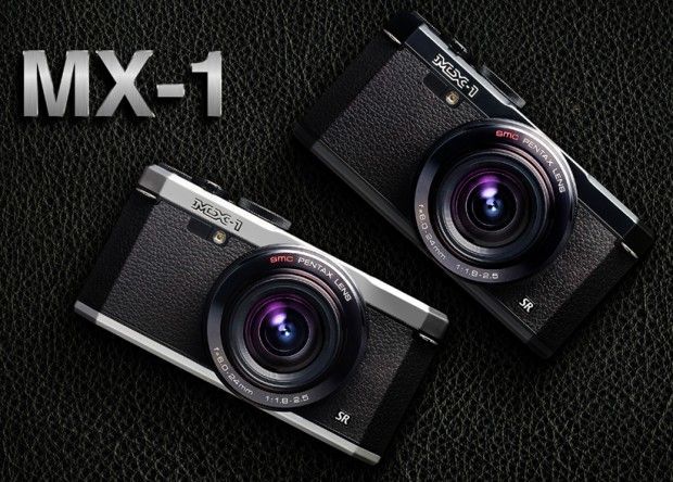 La cámara Pentax MX-1 en tono negro.