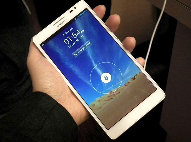 Huawei Ascend Mate en la mano
