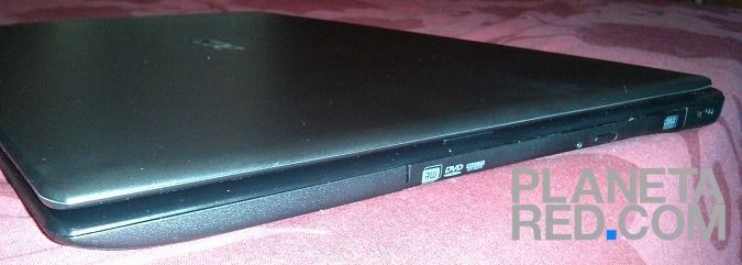 Acer Aspire V5. Lateral derecho