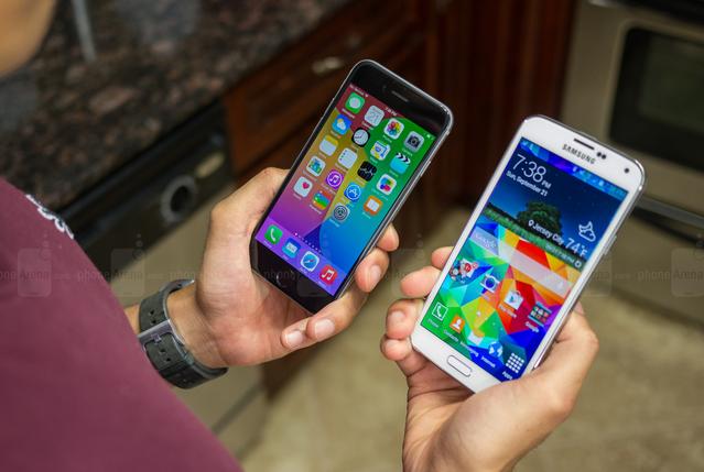 iPhone 6 vs Galaxy S5 en vídeo