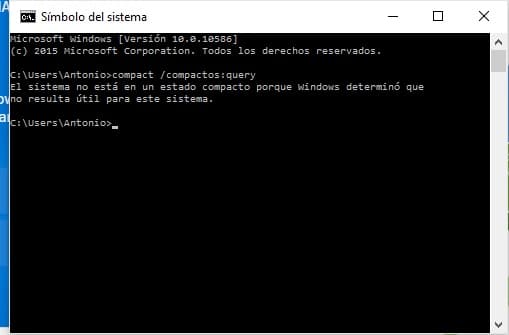 línea de comandos ejecutando CompactOS de Windows 10
