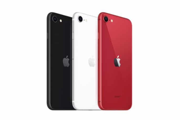 iPhone SE 2020 viene en colores blanco, negro y rojo en tamaño compacto
