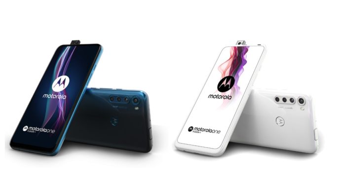 Motorola One Fusion Plus trae cámara pop up para selfies y viene en azul y blanco