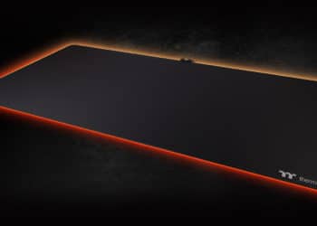 Thermaltake M900 XXL RGB Mouse Pad