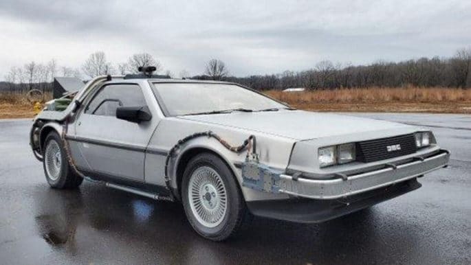 American Batmóvil, Regreso al futuro DeLorean y Cadillac de los Cazafantasmas confiscados