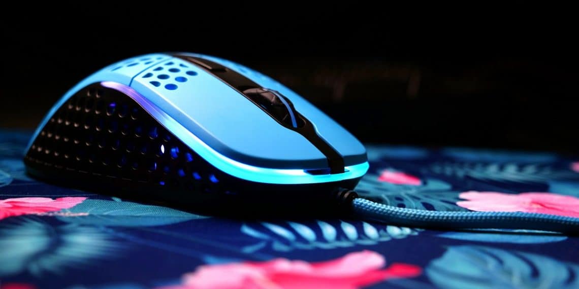 [Análisis-Review] Xtrfy M4 RGB Miami Blue: El ratón ultra ligero que optimizará tus partidas