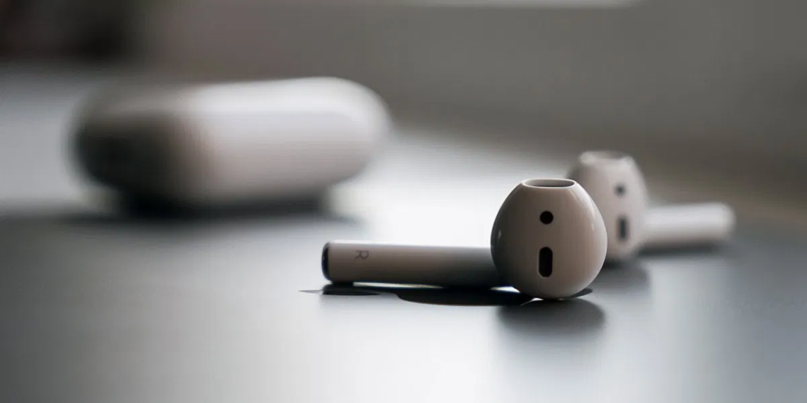 Se filtra la foto de los AirPods 3 con diseño al estilo del modelo Pro