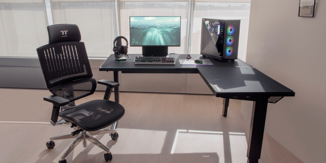 Thermaltake ToughDesk 500L RGB Battlestation