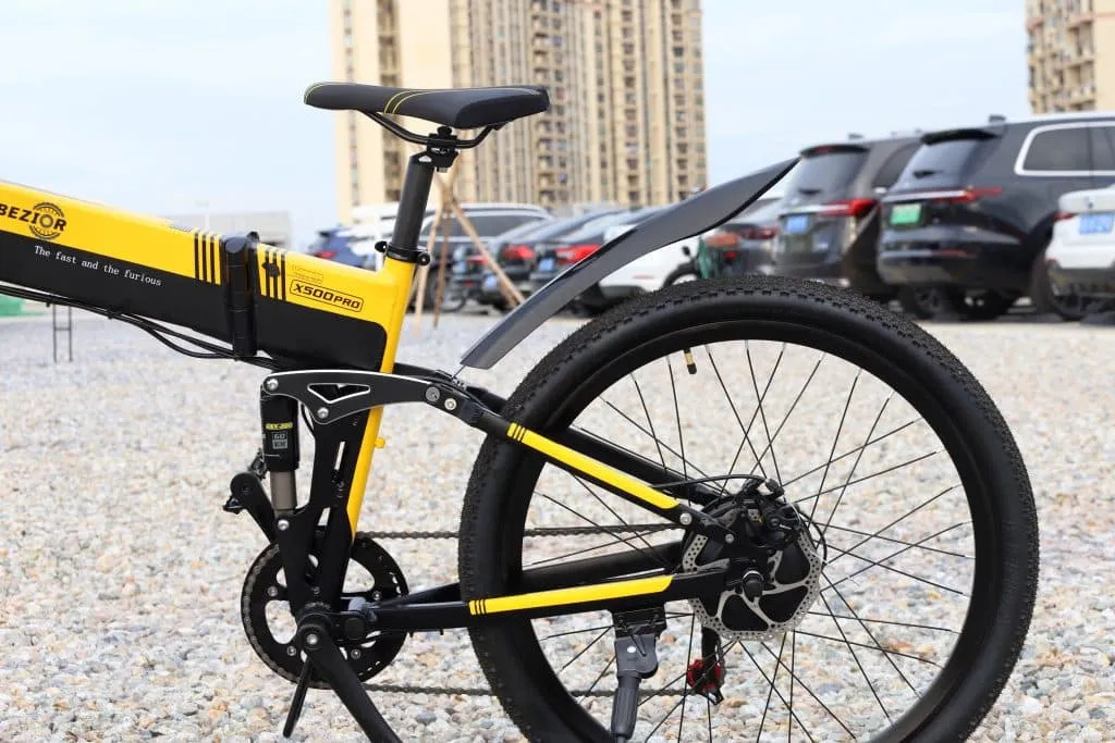 BEZIOR X500 Pro en un estacionamiento