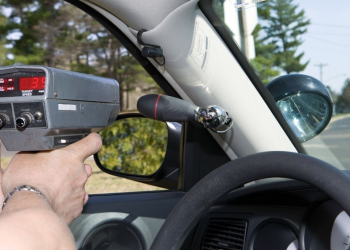 La DGT te multa por usar apps de radares: ¿Qué hacer y cómo evitarlo?