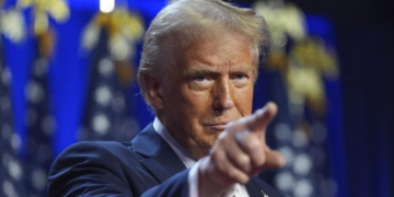 Ruptura total con Silicon Valley: Trump y Mike Johnson dicen que las tecnológicas exageran con los peligros de la IA