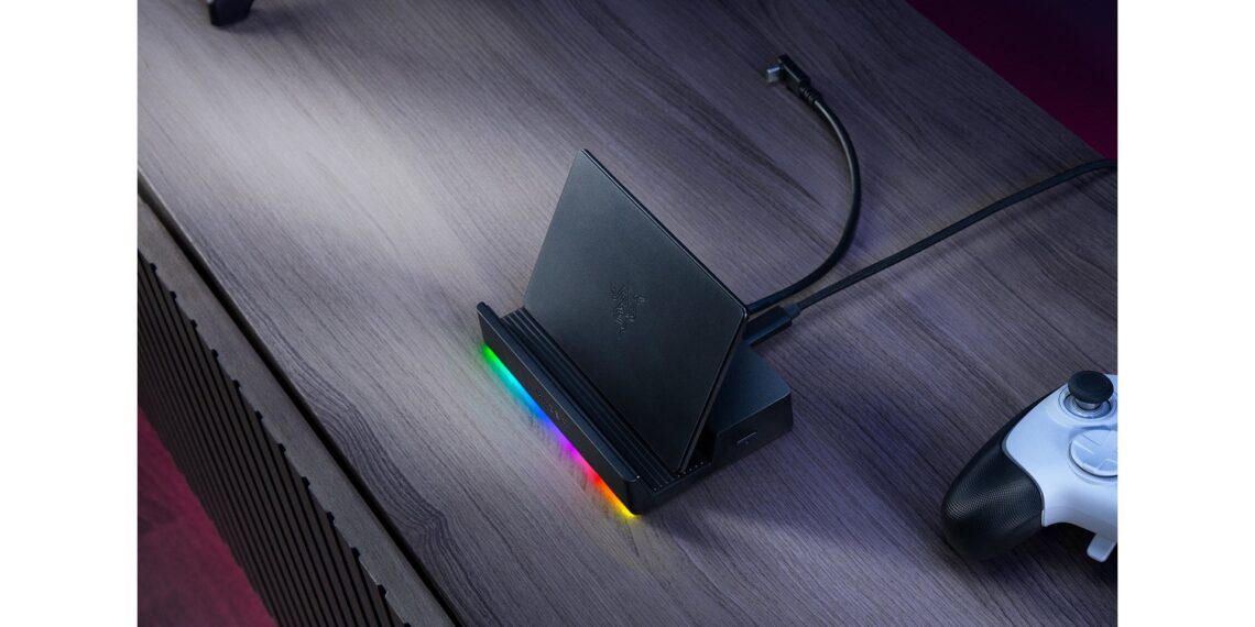 Razer Handheld Dock Chroma, un dispositivo que transforma tu móvil, tableta o PC, en una consola