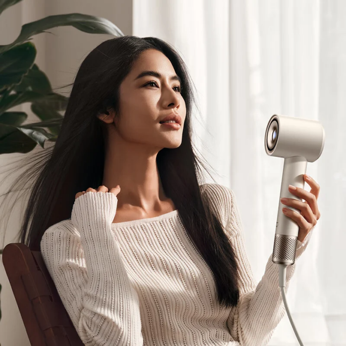 Xiaomi lanza el Mijia High-Speed Water Ion Hair Dryer, un secador de alta velocidad que reduce el tiempo de secado y protege el cabello.