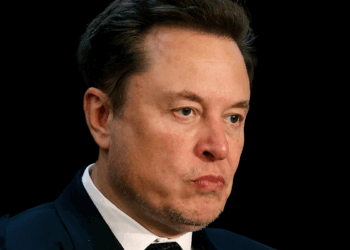 Elon Musk demanda a Apple y OpenAI por monopolio con ChatGPT en iPhone