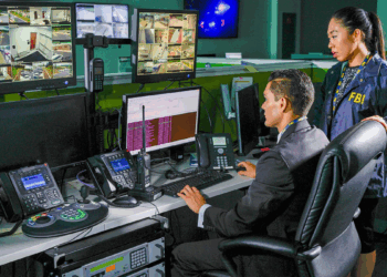 FBI advierte: nueva estafa con códigos QR en paquetes amenaza a usuarios de smartphones