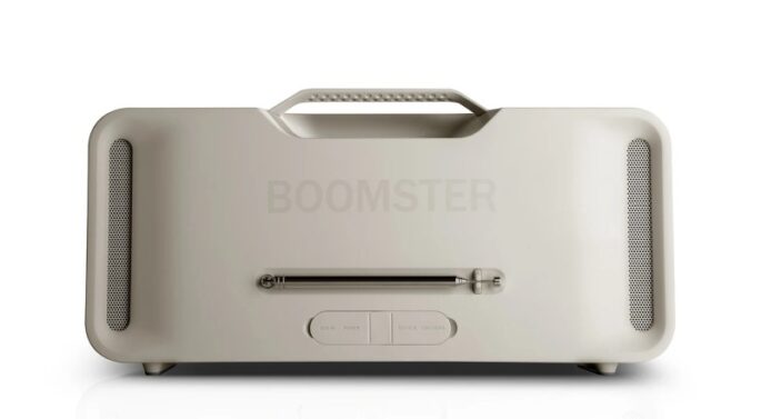 Radio visto desde atrás