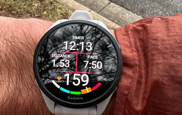 Reloj usándose en una persona