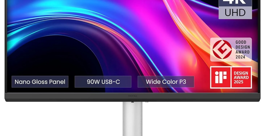 Monitor BenQ MA320UP de 32 pulgadas conectado a un MacBook Pro