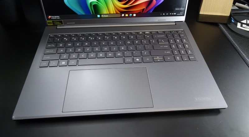Acer Aspire 16 AI (Qualcomm)