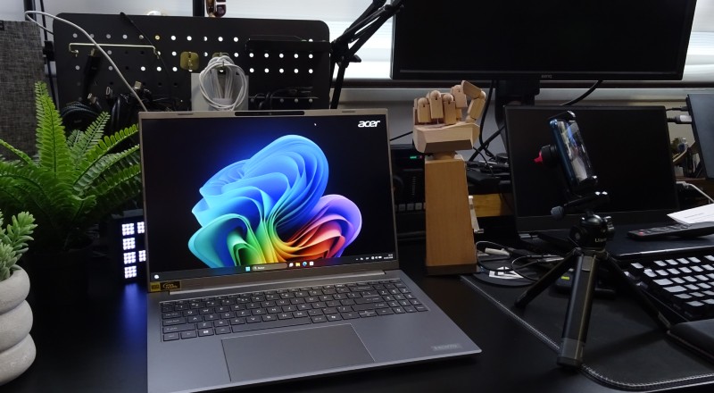 Portátil en un setup gaming