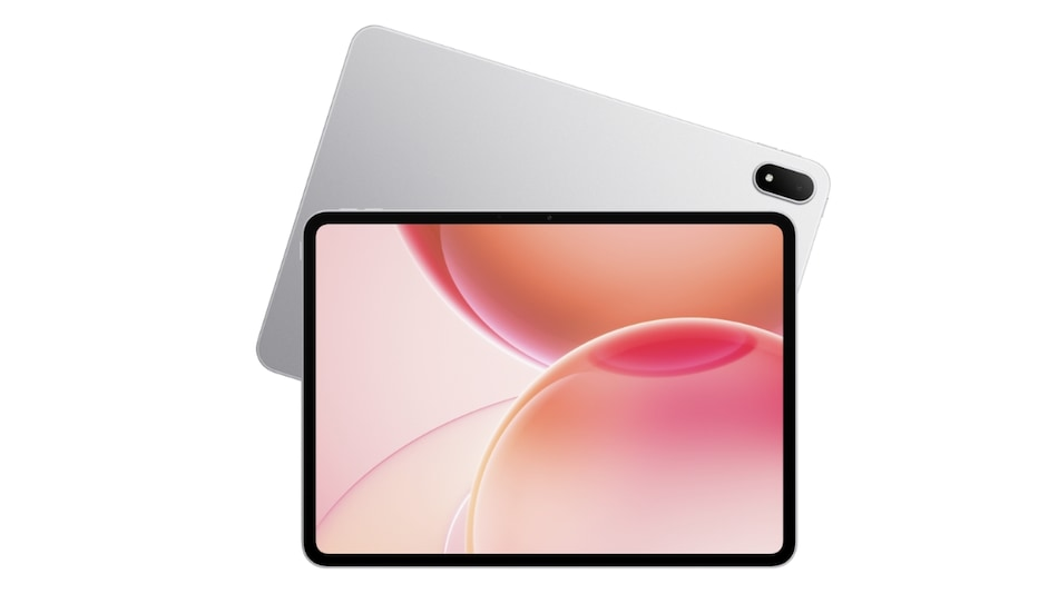 Tablet Oppo Pad 6 con pantalla encendida y diseño trasero metalico.