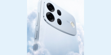 Primer plano del smartphone OPPO A7 Pro Max destacando su batería de gran capacidad y diseño posterior.