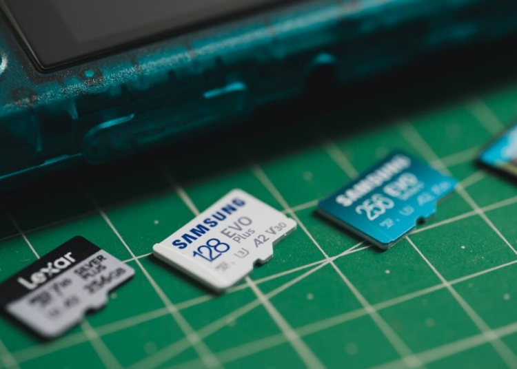 Por qué la memoria de los móviles ya no se puede ampliar con tarjetas microSD y qué alternativas existen