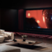 Televisor Sony BRAVIA 9 M2 en un salón moderno mostrando una imagen de alto contraste.